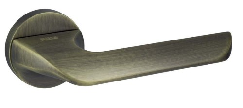 klamka blitz patyna.-Klamka wewnętrzna CORAL- cechy:  łatwy system montażowy śruby przelotowe Waga 0,87kg Kod EAN 5901812896131 kolor: Patyna mat