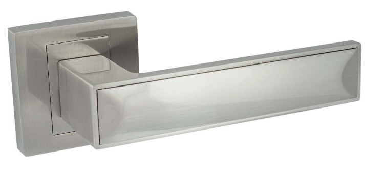 KLAMKA BLITZ NIKIEL SATYNA.-Klamka wewnętrzna JAWA.cechy:  łatwy system montażowy śruby przelotowe szyld 55 mm x 55 mm Waga 0,84kg Kod EAN 5901812896001 kolor: Satyna mat