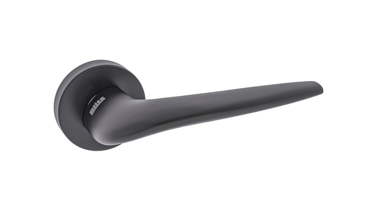 Czarna klamka wewnętrzna LIMA-cechy:  łatwy system montażowy śruby przelotowe szyld fi 53 mm Waga 0,8kg Kod EAN 5901812897381 kolor: Czarny