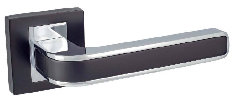 klamka czarna chrom.-Klamka wewnętrzna LOBOS-cechy:  łatwy system montażowy śruby przelotowe szyld 53 mm x 53 mm Waga 0,82kg Kod EAN 5901812896049 kolor: Czarny/Chrom
