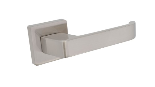 Klamka wewnętrzna ROSA-cechy:  łatwy system montażowy śruby przelotowe szyld 53 mm x 53 mm Waga 0,9kg Kod EAN 5901812898111 kolor: Nikiel satyna