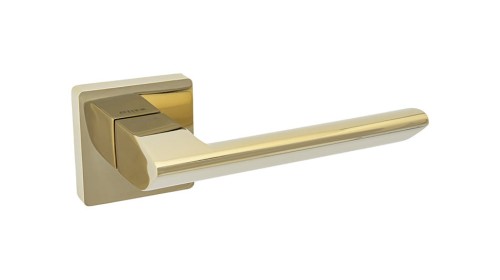 Złota klamka wewnętrzna TALC-cechy:  łatwy system montażowy śruby przelotowe szyld 53 mm x 53 mm Waga 1,03kg Kod EAN 5901812897336 kolor: Mosiądz PVD