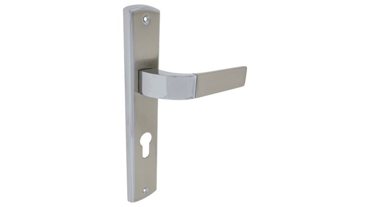 KLAMKA DO DRZWI WEWNĘTRZNYCH KLAMKA ALUBRASS NIKIEL CHROM HECTOR 92 WB-na wkładkę -Cechy:  jednolita konstrukcja łatwy system montażowy śruby przelotowe Waga 0,66kg Kod EAN 5901812893543-Klamka wewnętrzna HECTOR