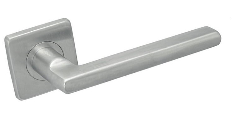 Klamka do drzwi MILOS Stal nierdzewna- kolor INOX.cechy:  łatwy system montażowy śruby przelotowe szyld 54 mm x 54 mm Waga 0,46kg Kod EAN 5901812894670 kolor: INOX. Klamka wewnętrzna MILOS