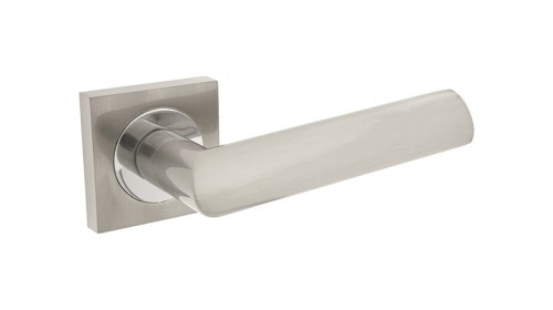 Klamka do drzwi MATI Nikiel chrom.cechy:  łatwy system montażowy śruby przelotowe szyld 49 mm x 49 mm Waga 0,49kg Kod EAN 5901812890573 kolor: Nikiel Chrom. Klamka wewnętrzna MATI