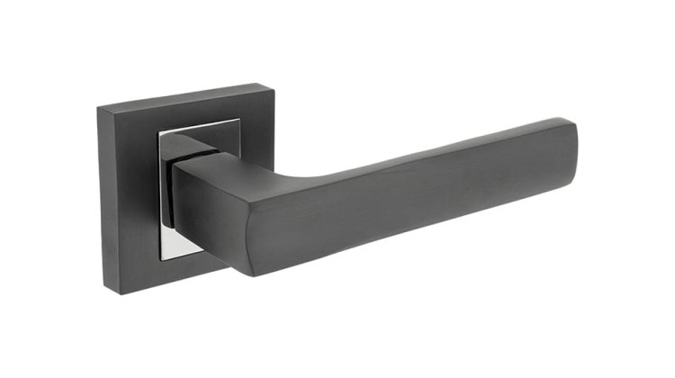 Klamka do drzwi IBERIA  Grafit chrom.cechy:  łatwy system montażowy śruby przelotowe szyld 54 mm x 54 mm Waga 0,52kg Kod EAN 5901812894366 kolor: Grafit chrom.Klamka wewnętrzna IBERIA