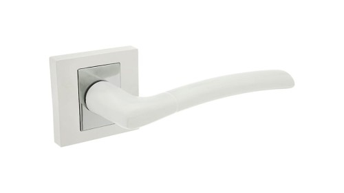 Klamka do drzwi PORTO Biały lakier chrom.cechy:  łatwy system montażowy śruby przelotowe szyld 54 mm x 54 mm Waga 0,49kg Kod EAN 5901812894892 kolor: Biały lakier chrom. Klamka wewnętrzna PORTO