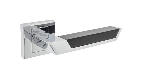 Klamka YORK czarna chrom .cechy:  łatwy system montażowy śruby przelotowe Waga 0,93kg Kod EAN 5901812894991 kolor: Czarny Chrom, 54 mm x 54 mm. Klamka wewnętrzna YORK