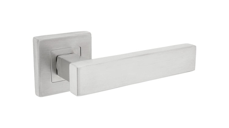 Klamka do drzwi OXANA Stal nierdzewna- kolor-INOX.cechy:  łatwy system montażowy śruby przelotowe szyld 54 mm x 54 mm Waga 0,49kg Kod EAN 5901812894663 kolor: Stal nierdzewna.  Klamka wewnętrzna OXANA