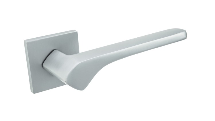Klamka do drzwi HANZA SLIM chrom mat  cechy:  łatwy system montażowy śruby przelotowe Waga 0,47kg Kod EAN 5901812899026 kolor: Chrom mat 51 mm x 51 mm- Klamka wewnętrzna HANZA SLIM