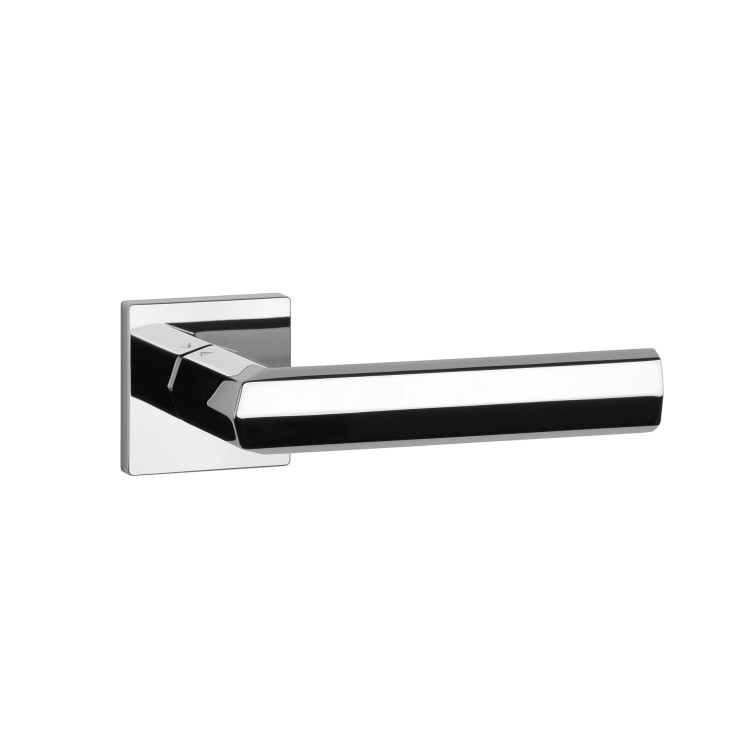 Klamka wewnętrzna chrom polerowany- APRILE FRESIA  .  Grubość Rozety  7 mm  Kolor  Chrom Polerowany  Rozmiar  52 mm x 52 mm  Szyld  Kwadratowy  Marka  APRILE  Producent  ENGER