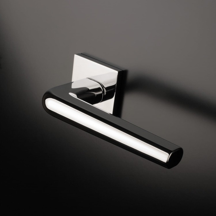Klamka wewnętrzna chrom polerowany- APRILE FUNKIA  .Grubość Rozety  7 mm  Kolor  Chrom Polerowany  Rozmiar  53 mm x 53 mm  Szyld  Kwadratowy  Marka  APRILE  Producent  ENGER  Klamka wewnętrzna