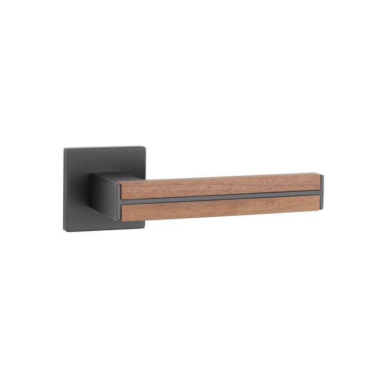Klamka czarna wewnętrzna APRILE IMPERATA  .Grubość Rozety  7 mm  Kolor  Czarny Matowy/Drewno Orzechowe  Rozmiar  52 mm x 52 mm  Szyld  Kwadratowy  Marka  APRILE  Producent  ENGER  Klamka wewnętrzna