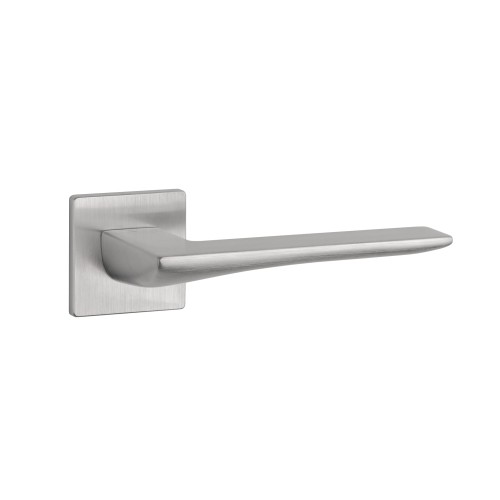 Klamka wewnętrzna chrom szczotkowany- APRILE IRIS  .Grubość Rozety  5 mm  Kolor  Chrom Szczotkowany   Rozmiar  52 mm x 52 mm  Szyld  Kwadratowy  Marka  APRILE  Producent  ENGER  Klamka wewnętrzna