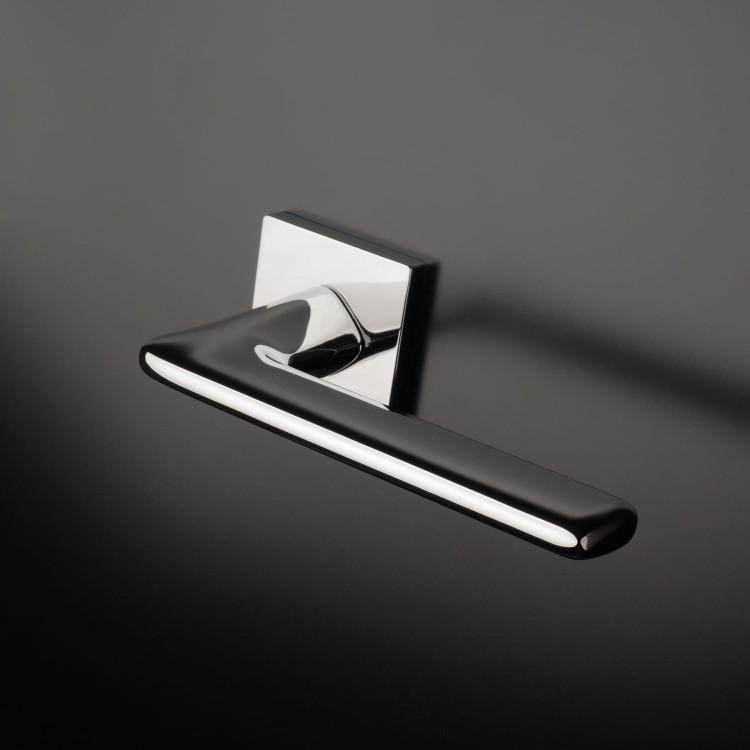 Klamka wewnętrzna chrom polerowany- APRILE LILA ROZETA Q SLIM 7MM   .Grubość Rozety  7 mm  Kolor  Chrom Polerowany  Rozmiar  52 mm x 52 mm  Szyld  Kwadratowy  Marka  APRILE  Producent  ENGER  Klamka wewnętrzna