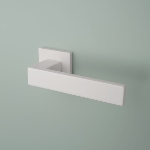 Klamka wewnętrzna biały mat- APRILE PINA .Waga netto 1,117kg  Kod EAN 5902249345216  Grubość rozety 7 mm, 52 mm x 52 mm  Kolekcja Premium  Kolor Biały matowy  Kształt rozety Kwadratowa Q SLIM 7 mm  Producent ENGER  Marka APRILE  Materiał Cynk