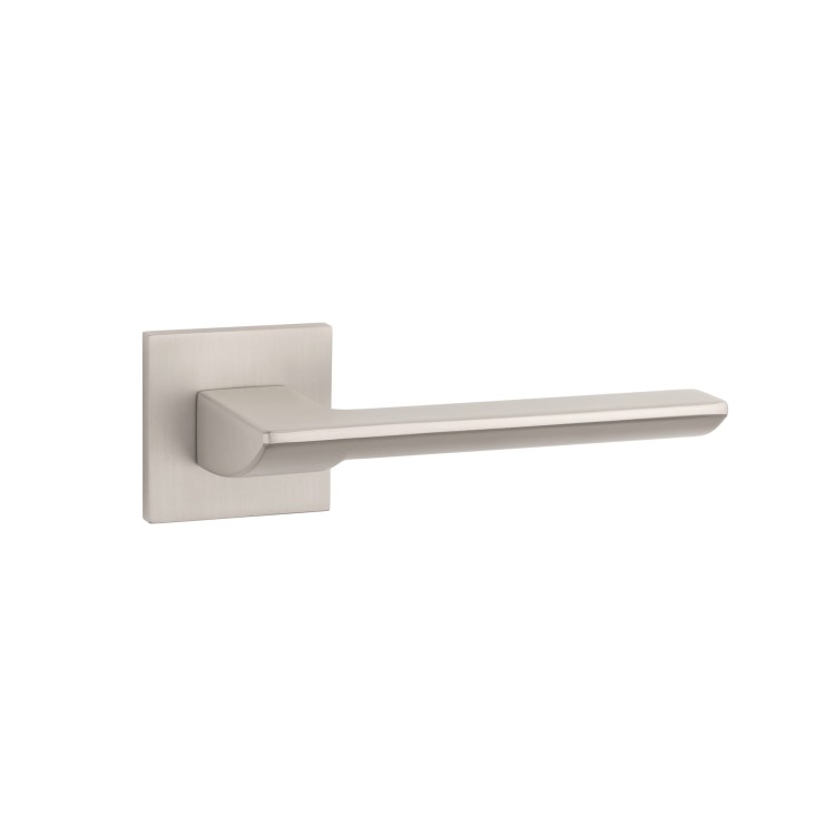 Klamka STILE BIRA ROZETA Q SLIM 7MM MSN - nikiel .Waga 0,59kg  Waga netto 0,49kg    Grubość rozety 7 mm  Kolekcja Simple  Kolor Nikiel  Producent ENGER  Marka STILE  Kształt rozety Kwadratowa Q SLIM 7 mm, 53 mm x 53 mm  Materiał Aluminium