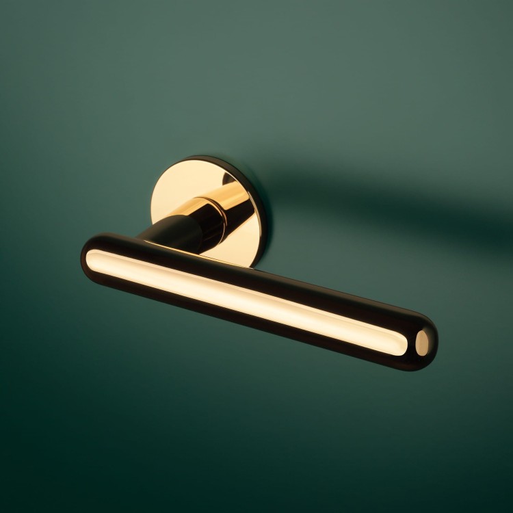 Klamka APRILE ASTERIA ROZETA R SUPER SLIM 5MM LG - złoty polerowany.Waga netto 0,8kg Grubość rozety 5 mm  Kolekcja Prestige  Kolor Złoty polerowany  Kształt rozety Okrągła R SUPER SLIM 5 mm, FI 52 MM  Producent ENGER  Marka APRILE  Materiał Cynk