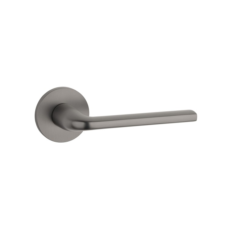 Klamka APRILE OLEANDRO ROZETA R SLIM 7MM MSB - tytan.Waga netto 0,759kg  Kod EAN 5902249351989  Grubość rozety 7 mm  Kolekcja Comfort  Kolor Tytan  Kształt rozety Okrągła R SLIM 7 mm, fi 53 mm  Producent ENGER  Marka APRILE  Materiał Cynk