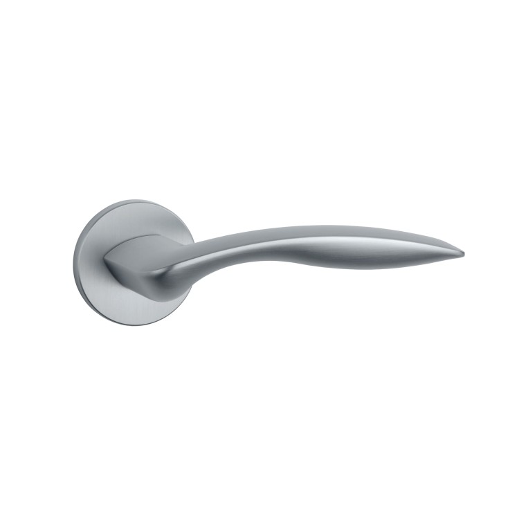 Klamka APRILE ROBINIA ROZETA R SLIM 7MM SC - chrom satynowy .Waga netto 1,03kg  Kod EAN 5902249341447  Grubość rozety 7 mm  Kolekcja Premium  Kolor Chrom satynowy  Kształt rozety Okrągła R SLIM 7 mm fi 52 mm  Producent ENGER  Marka APRILE  Materiał Cynk
