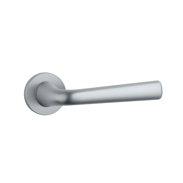 Klamka APRILE TULIPA ROZETA R SLIM 7MM SC - chrom satynowy .Waga netto 1,03kg  Kod EAN 5902249338942  Grubość rozety 7 mm  Kolekcja Premium  Kolor Chrom satynowy  Kształt rozety Okrągła R SLIM 7 mm  fi 52 mmProducent ENGER  Marka APRILE  Materiał Cynk