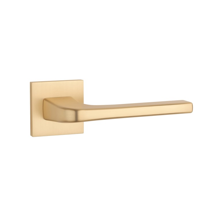 Klamka STILE NAKA ROZETA Q SLIM 7MM GOLD SATIN - złoty matowy .Waga netto 0,587kg  Grubość rozety 7 mm  Kolekcja Simple  Kolor Złoty matowy  Kształt rozety Kwadratowa Q SLIM 7 mm, 53 mm x 53 mm  Producent ENGER  Marka STILE  Materiał Aluminium