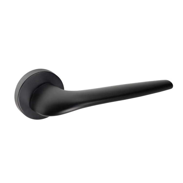 Klamka Julia czarna  Producent: VDS Typ: Klamka na okrągłej rozecie Średnica rozety: 52 mm Grubość rozety: 10 mm Zastosowanie: Drzwi wewnętrzne