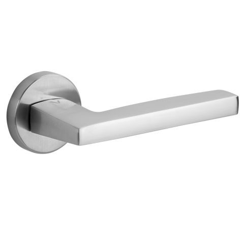 Klamka Metrik chrom-satyna-Klasa 4, co oznacza, że klamka może być montowana w miejscach użyteczności publicznej, takich jak szkoły, sądy czy biurowce