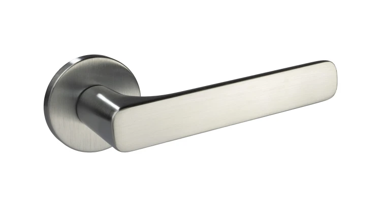 Klamka AZTEC SLIM chrom mat – nowoczesna klamka do drzwi wewnętrznych na okrągłej rozecie