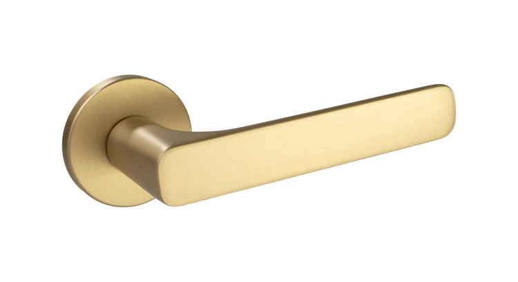 Klamka AZTEC SLIM satyna mosiądz – nowoczesna klamka do drzwi na okrągłej rozecie